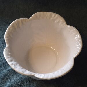 White Cabbage Serving bowl. Bordallo Pinheiro Made In Portugal.